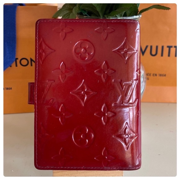 Authentic louis Vuitton agenda cover vernis❤️❤️ - Picture 2 of 13